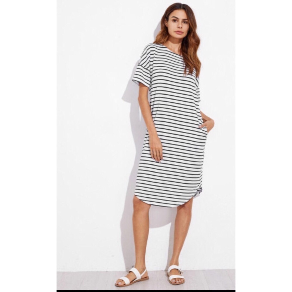 SHEIN Women White Black Striped Short Sleeve Curve Hem Tee Dress Small NEW